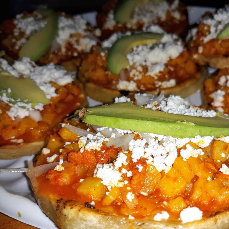 Picada de Papa con Longaniza.