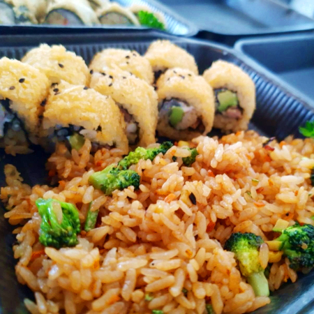 1 Rollo + 1 Arroz Frito con Verdura + 1 Refresco