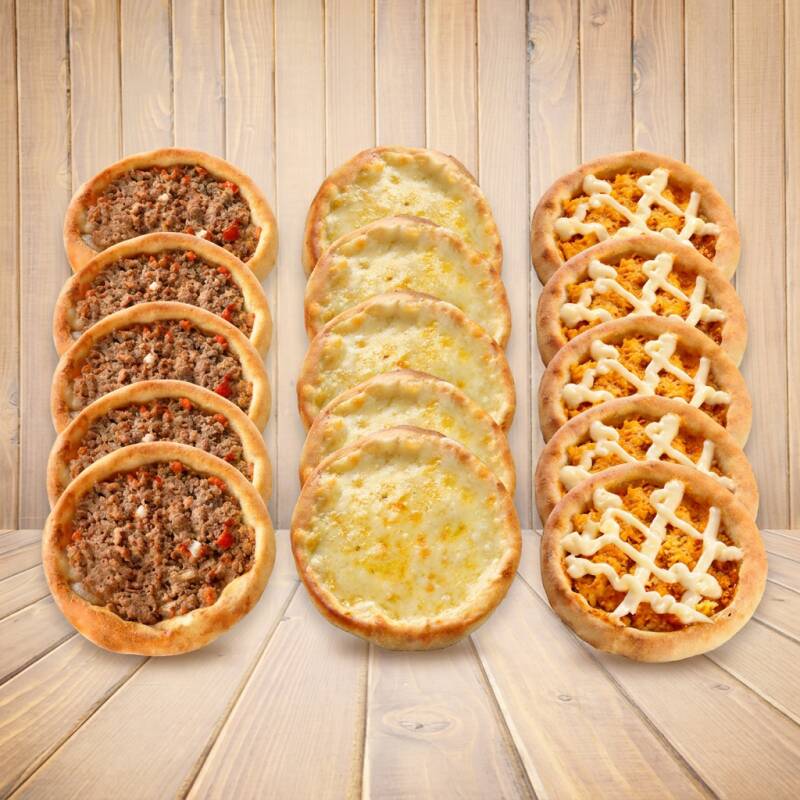 15 esfihas deliciosamente recheadas.