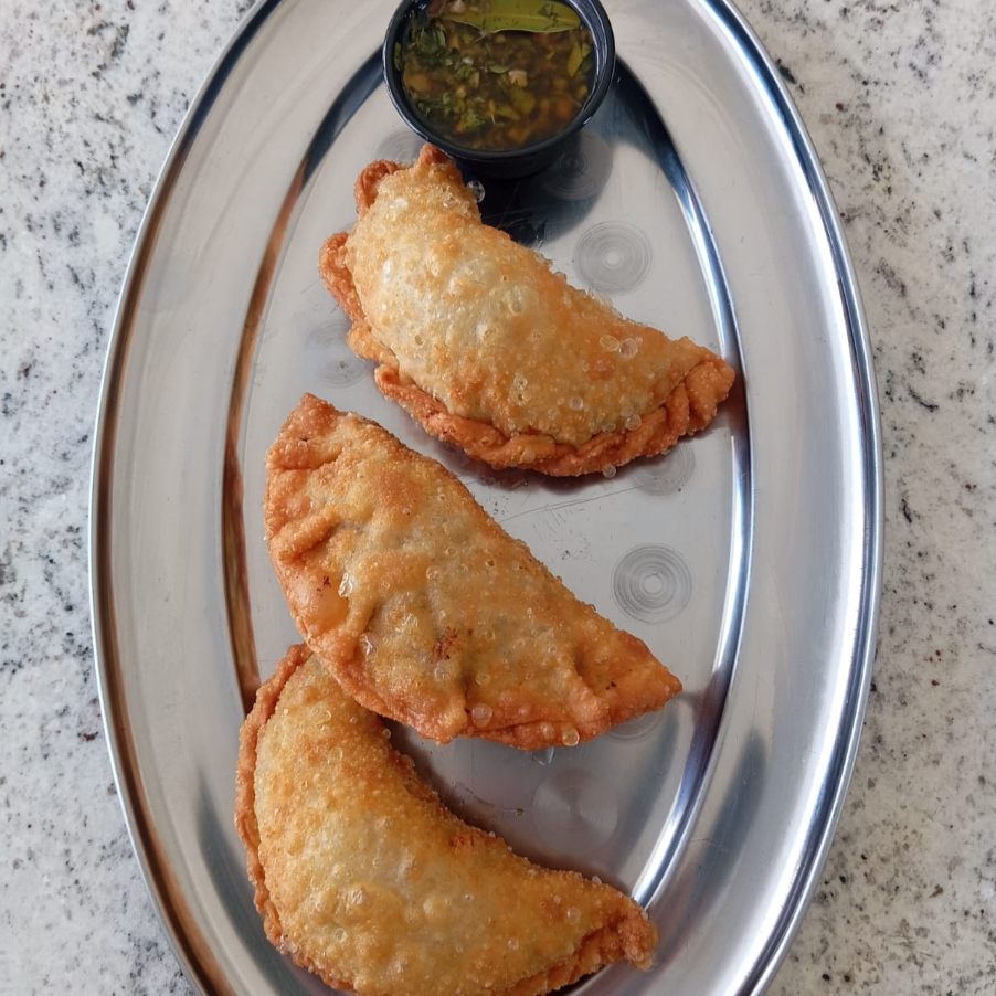 4 EMPANADAS + CHIMICHURRI