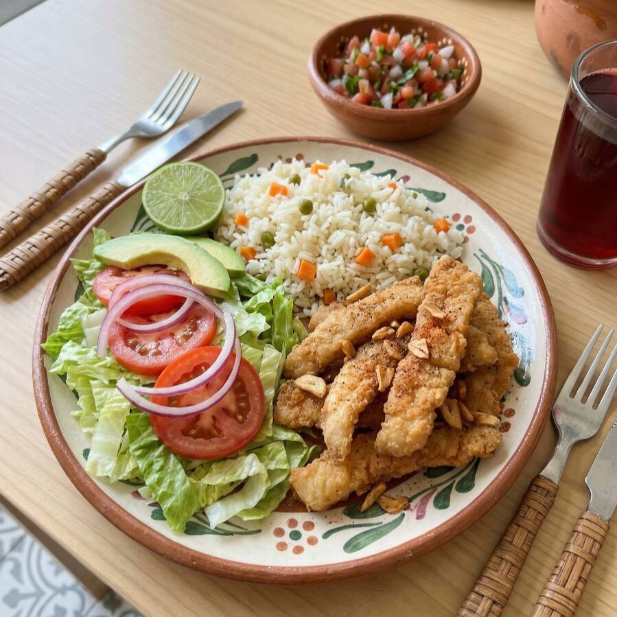 Pescadito Frito con Arroz o Ensalada