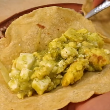 Taco de Huevo en Salsa del Dia