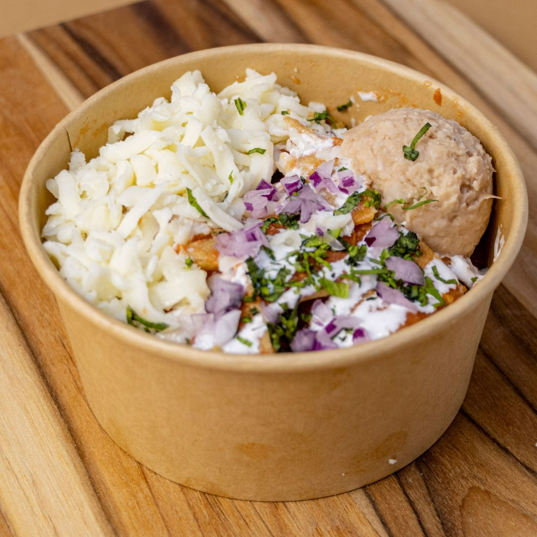 Chilaquiles con Queso (Grande)