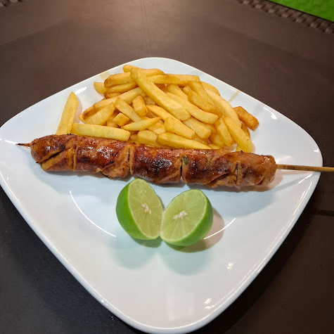 Longaniza de Pierna de Cerdo con Papas Francesa