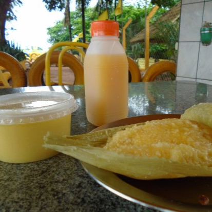 A pausa que você merece com o sustento que você precisa!
1 Pamonha de milho verde (doce ou salgada, você escolhe!)
1 Refrigerante em Lata
1 Sobremesa Caseira (Cajuzinho recheado com doce de leite)
Tudo fresquinho para repor suas energias e seguir firme no trabalho!