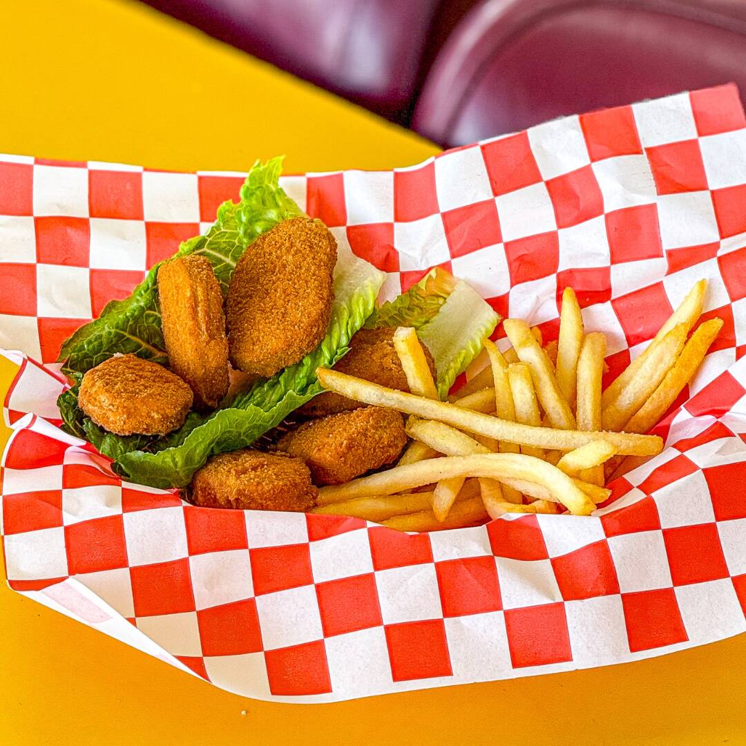 Nuggets de Pollo con Papas Fritas