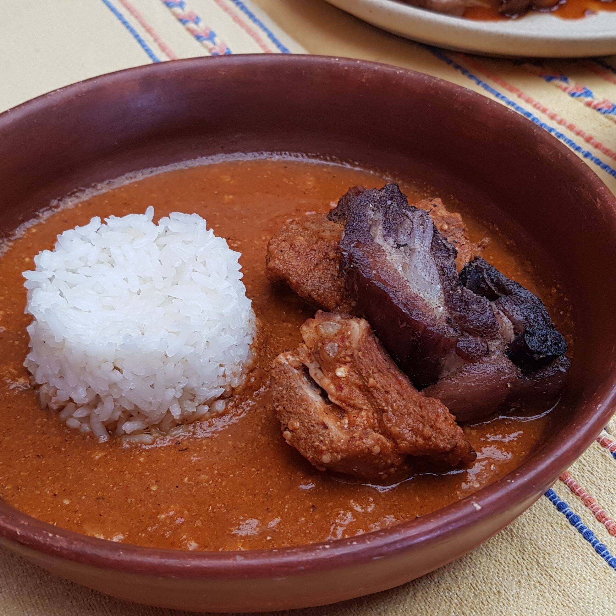 Costilla en salsa de Cacahuate
