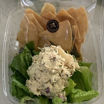 Ensalada de Pollo y Totopos