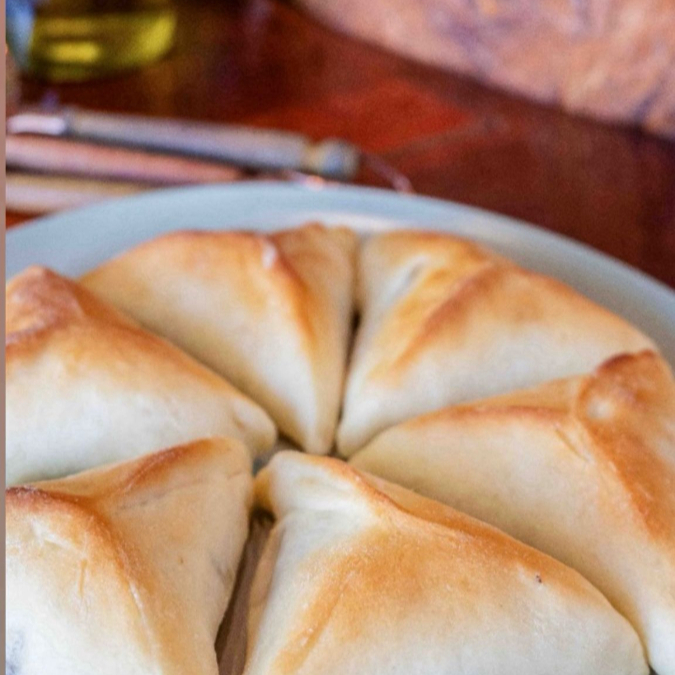 porção com 6 esfiha de carne