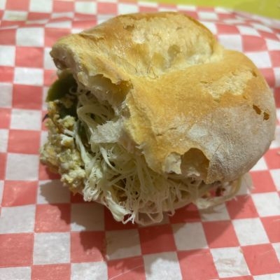 Torta de rajas con huevo