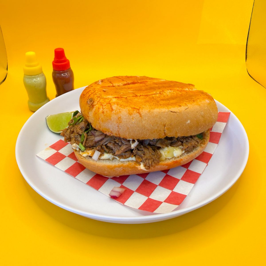 Torta de Birria con Queso