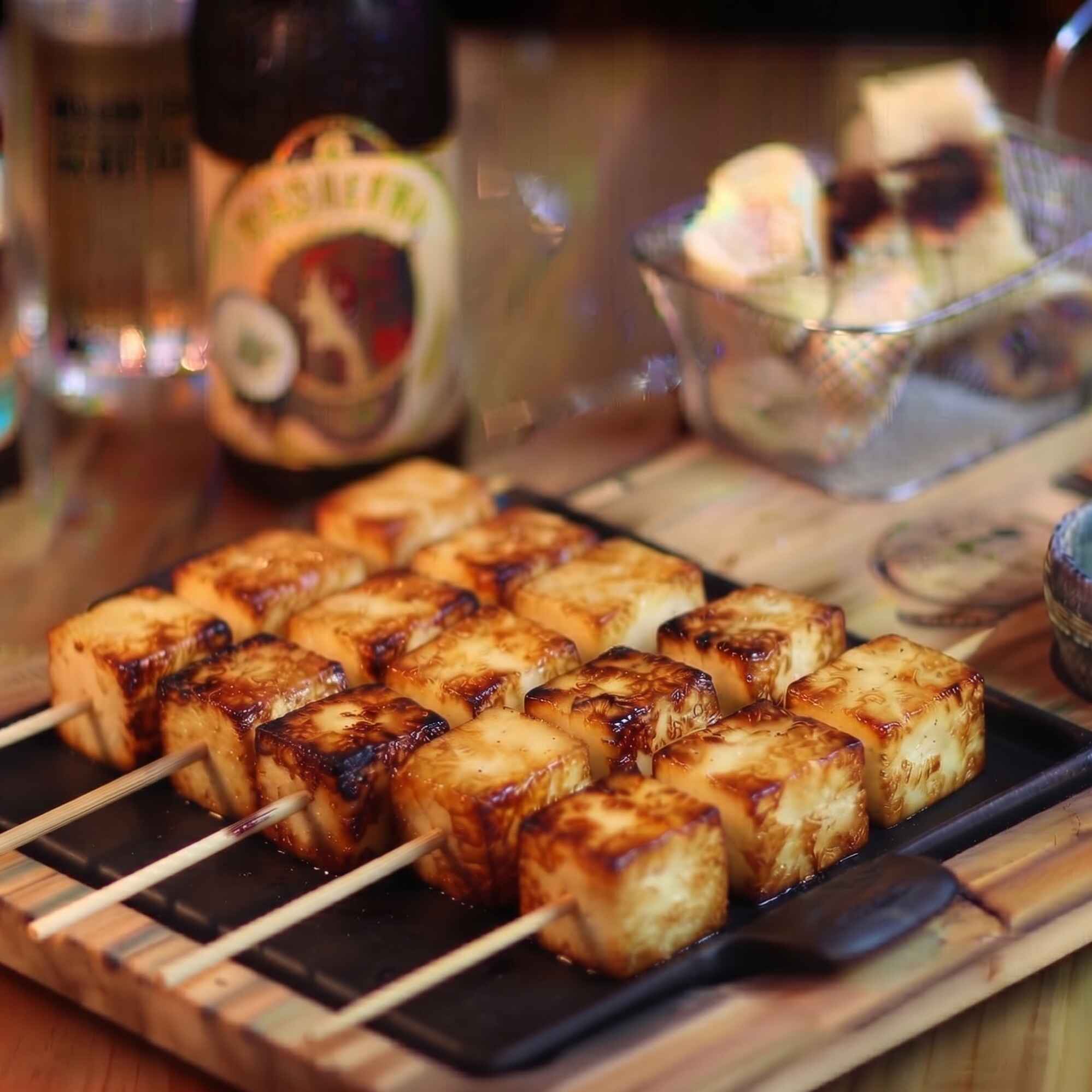 Queijo coalho tostadinho na brasa. Crocante por fora, macio por dentro e simplesmente irresistível.