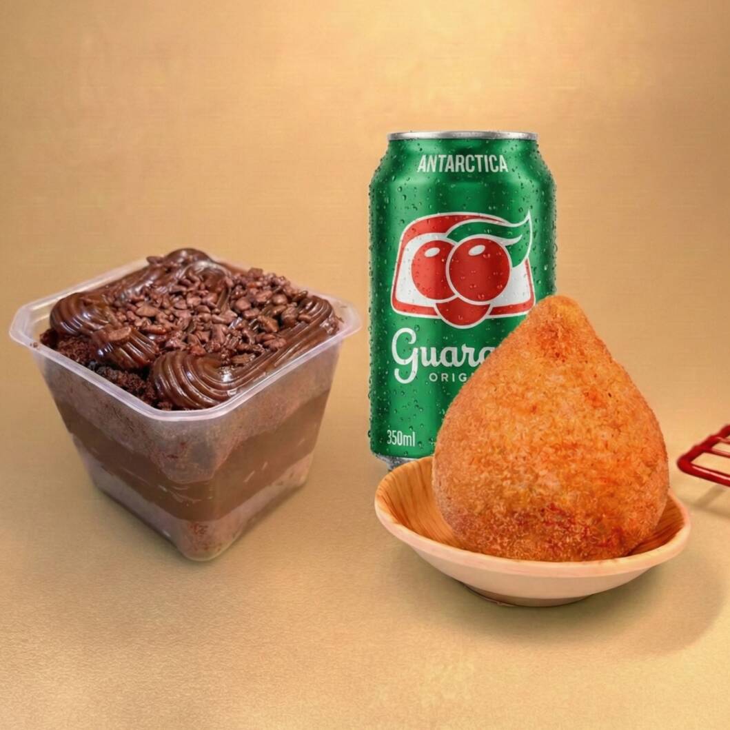 Pediu, chegou! Seu lanche completo com bolo no pote de chocolate + coxinha artesanal e refrigerante de 350ml. Simples, rápido e delicioso.