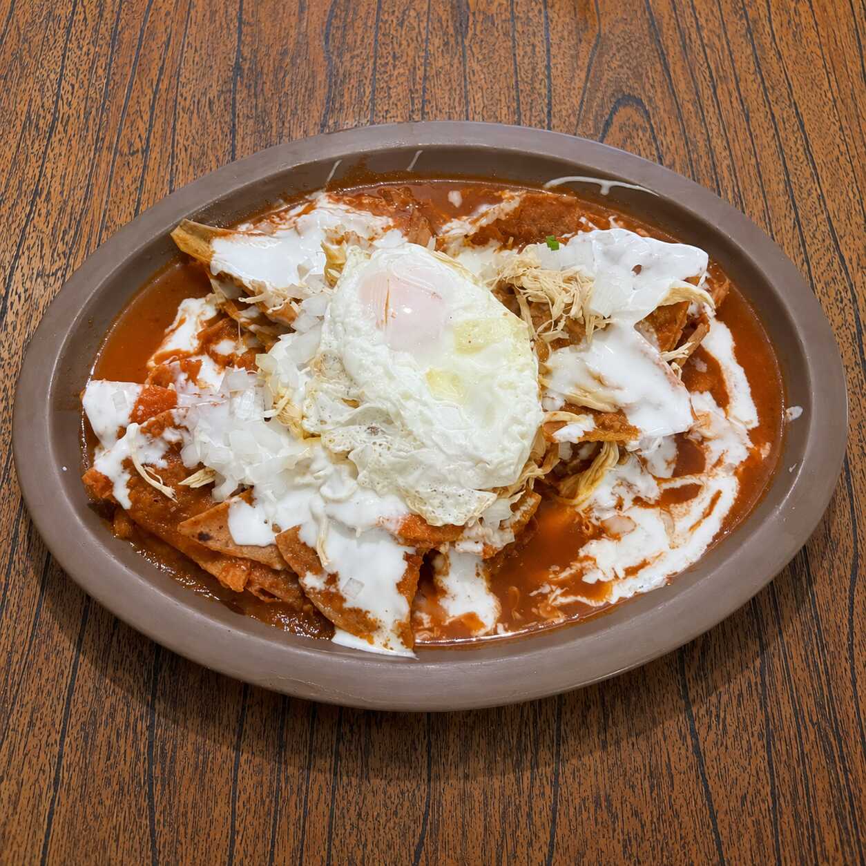 Chilaquiludo con Pollo y Huevo Verdes o Rojos