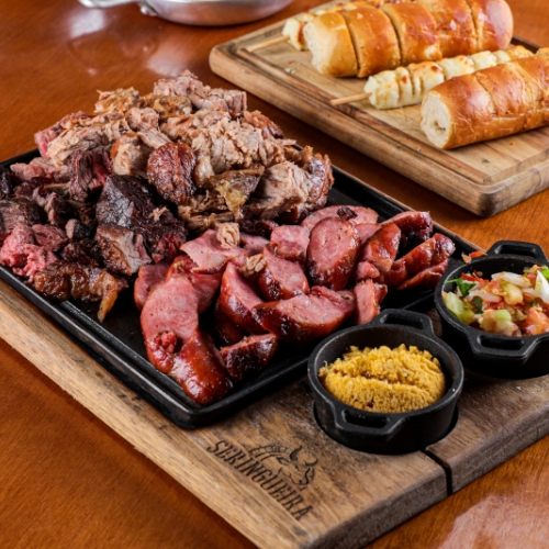 500g de cupim, fraldinha e linguiça, acompanhado de 1 pão de alho, 1 queijo coalho e uma arroz a sua escolha :)