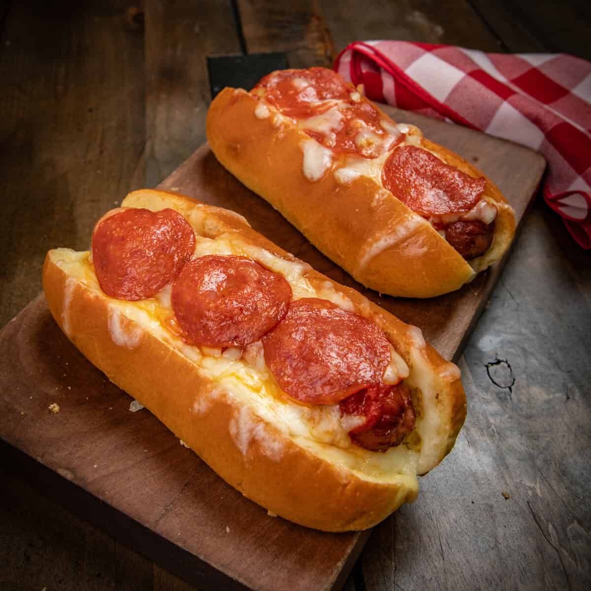 2 DOGOS PIZZA