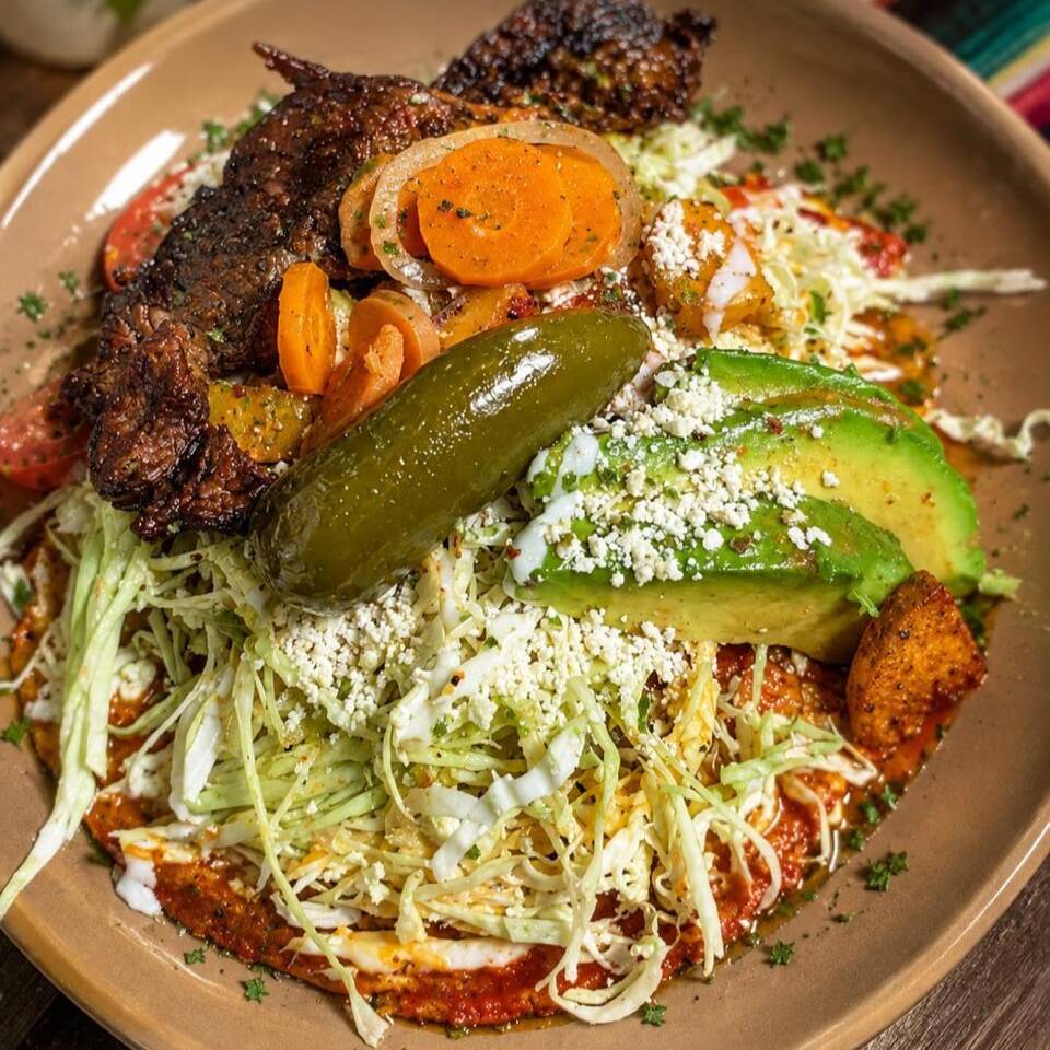 Enchiladas (Con 2 piezas pollo o Trozo filete Res)