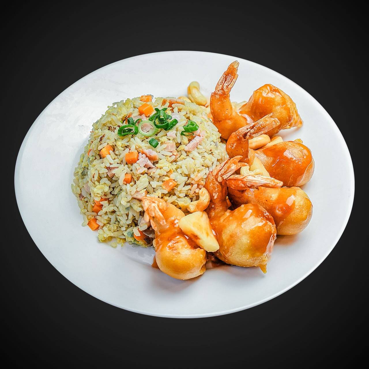 Camarones Tempura y Piña Agridulce con Arroz Frito