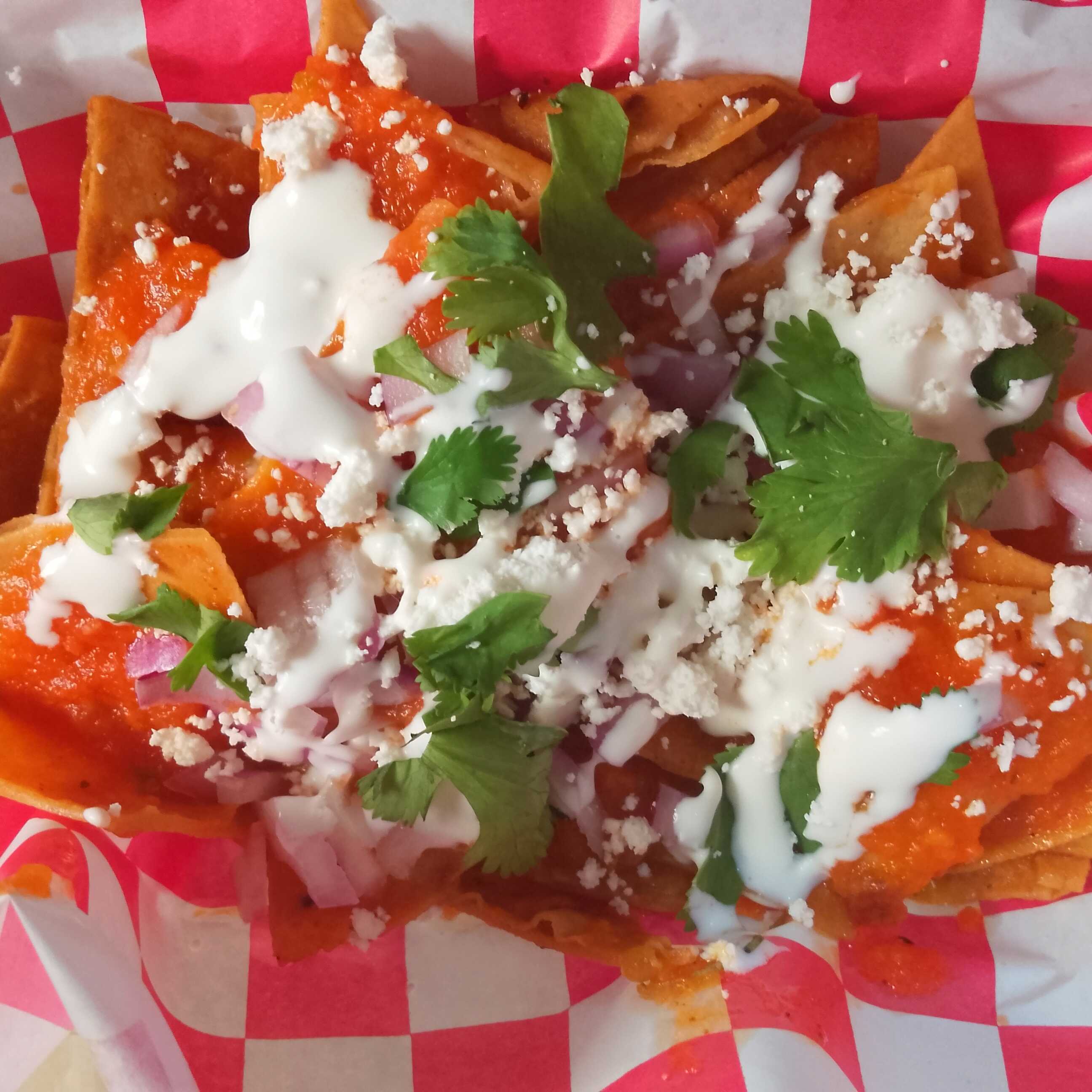 Chilaquiles Rojos (Clásicos)