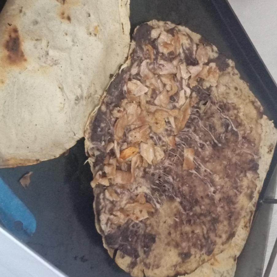 Res (tlayuda, Asiento, Quesillo, Frijol, Col y Bistec de Res)