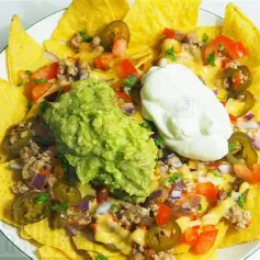 Nachos con Carne y Tocino
