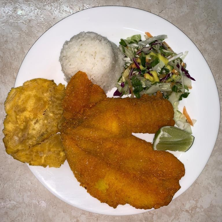 Sancocho de Pescado con Filete Plancha