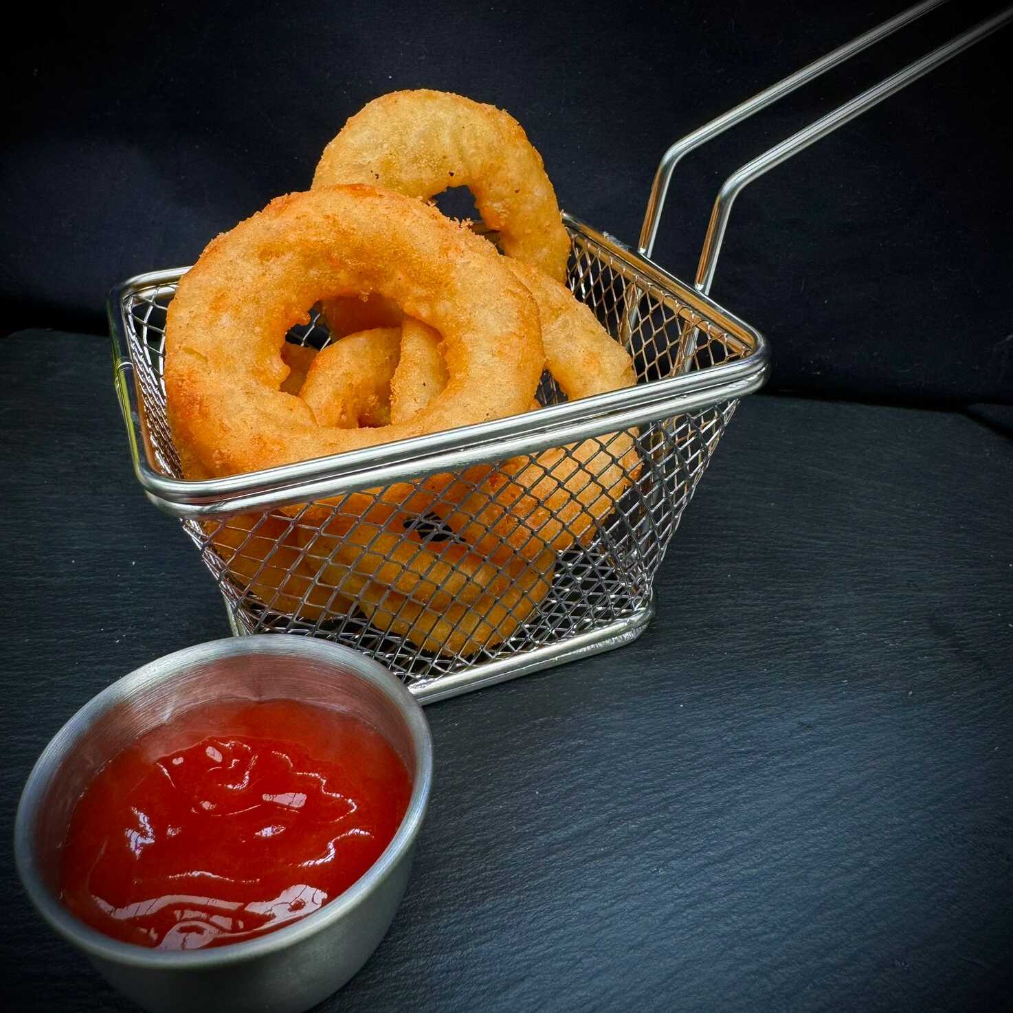 Aros de Cebolla Grandes con salsas