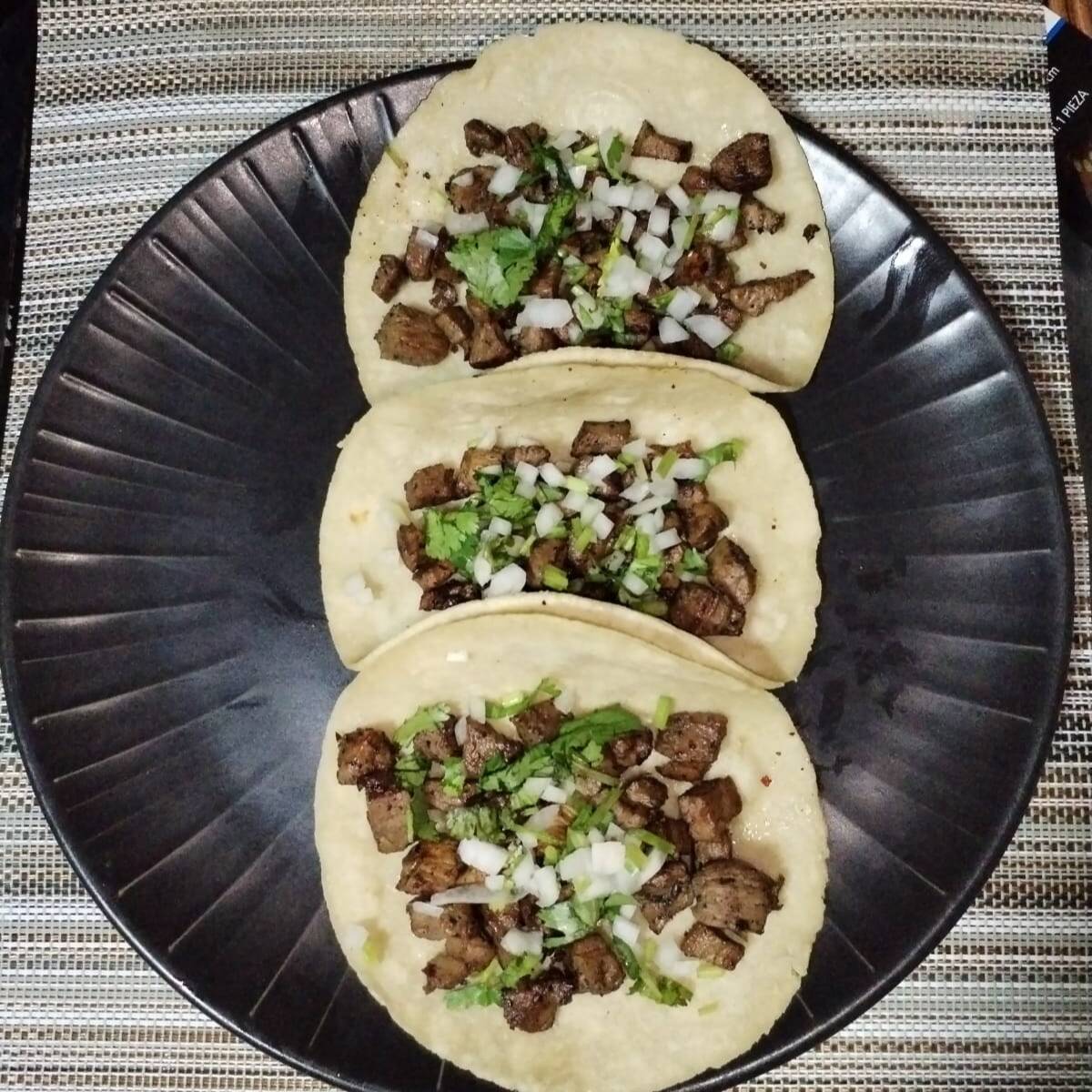 Tacos de Chuleta ( Tortillas Hechas a Mano)