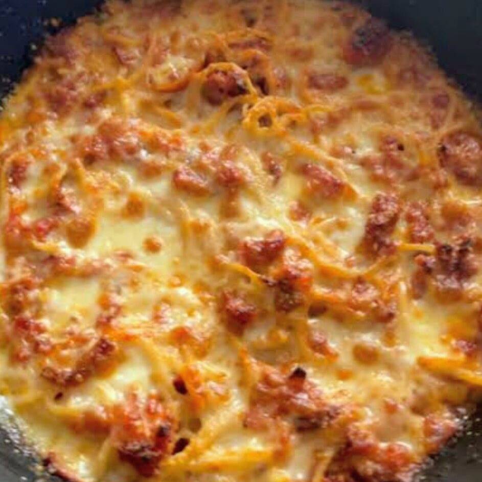 a Las Finas Hierbas con Carne Molida, o Tocino, o