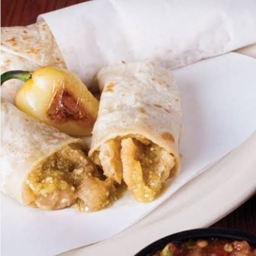 BURRITO CHICHARRON EN SALSA VERDE