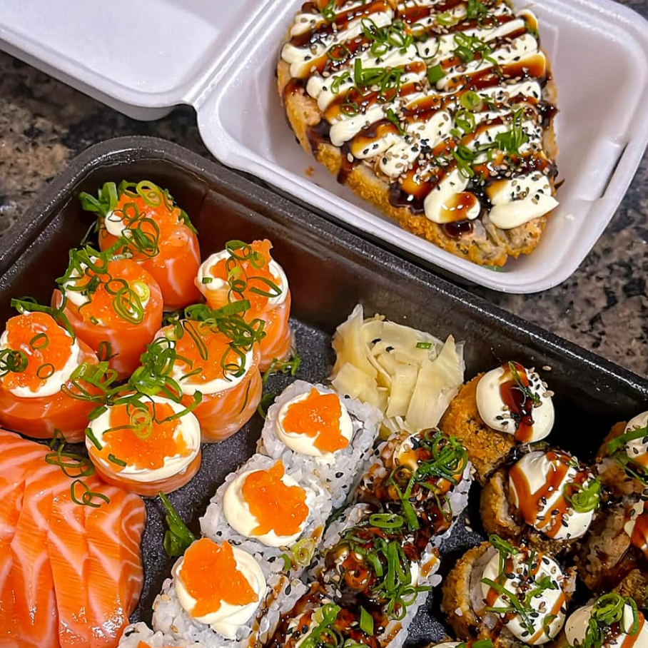 4 sashimi, 6 joe tartar, 4 uramaki salmão grelhado com geleia de pimenta, 4 Uramaki Filadelphia com tartar de salmão, 10 hot Salmão Grelhado e 1 temaki salmão grelhado