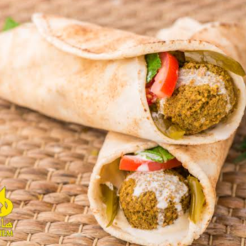 2 shawarma falafel vegetariano e 2 pasta de alho