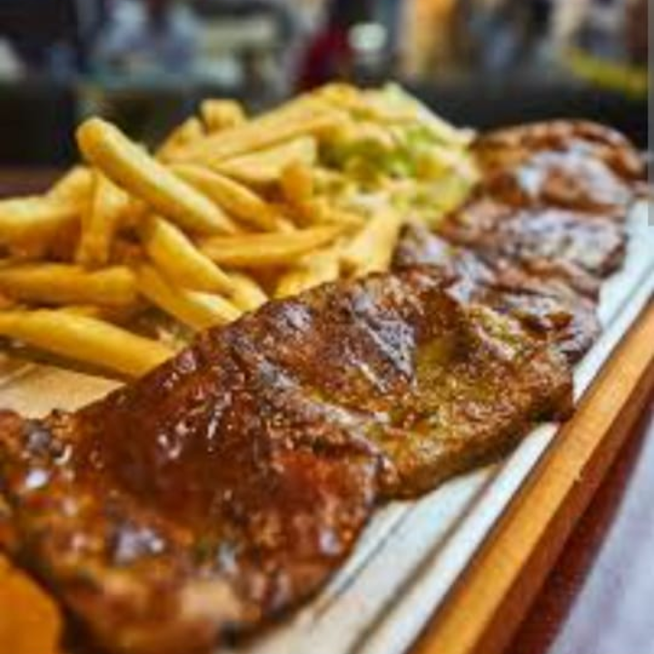 Vaquero de Cerdo + Papas Francesas