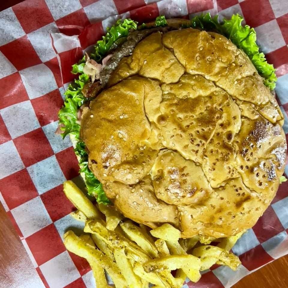 Burger Big de 19 cm con Papas