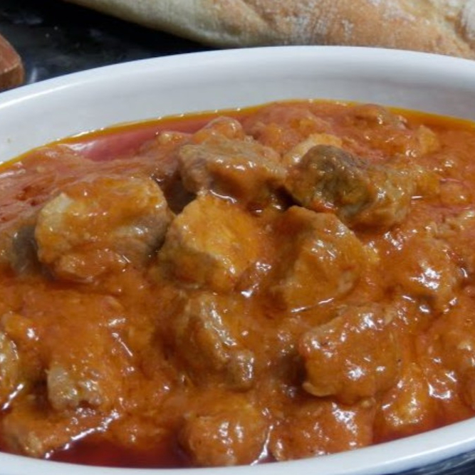 Entero de Carne en Salsa