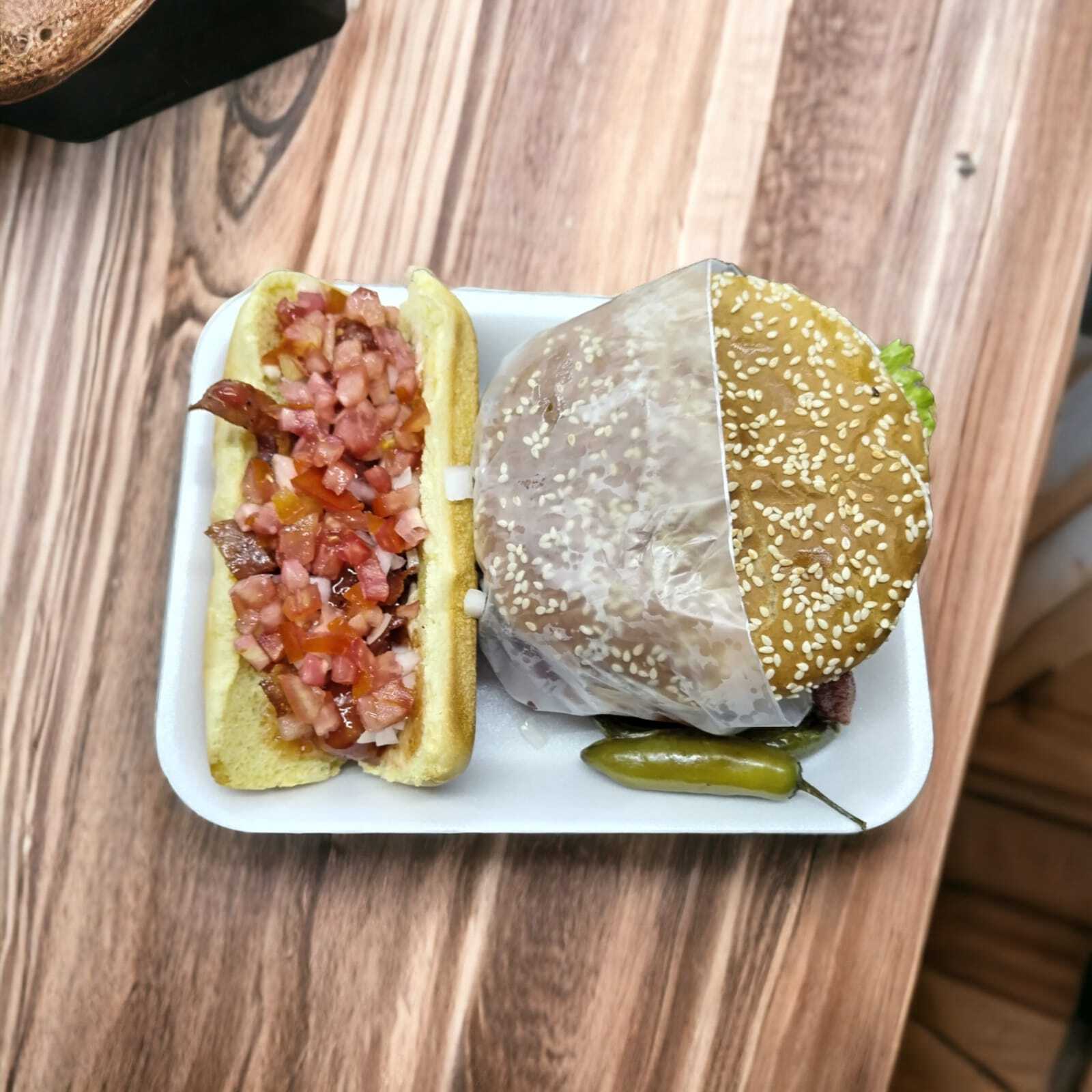 Combo 2 - Hamburguesa y Hot Dog