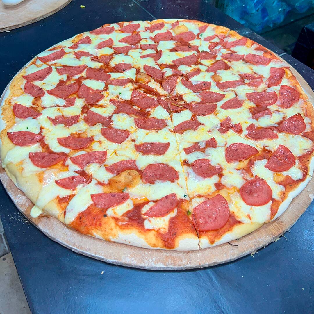 Pizza Grande Salami