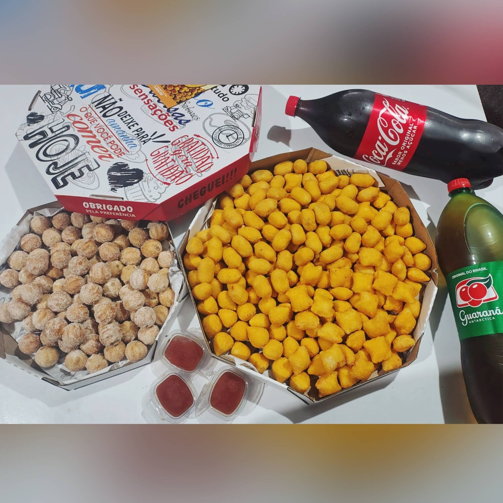 O combo definitivo para grandes eventos e celebrações! Quantidade generosa, sabor garantido e tudo pronto para encantar todos os convidados. A festa completa em um só combo!