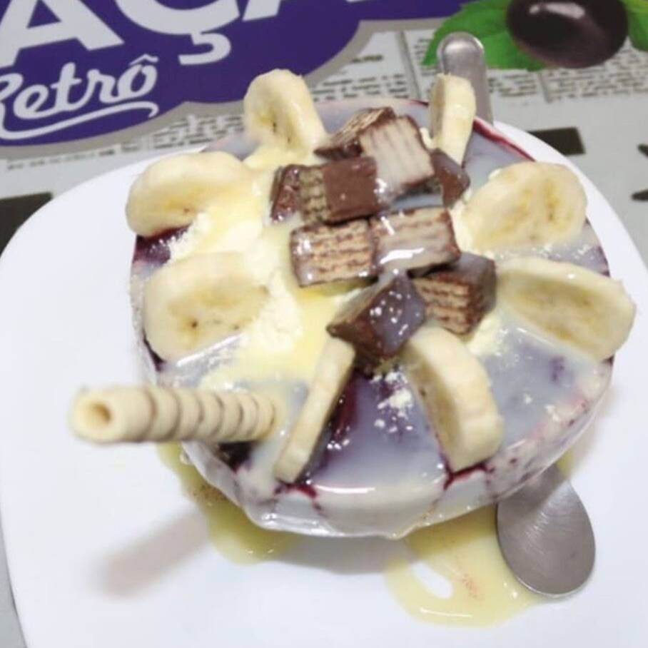1 copo 500ML de creme de açaí com banana, leite em pó, leite condensado e bis preto