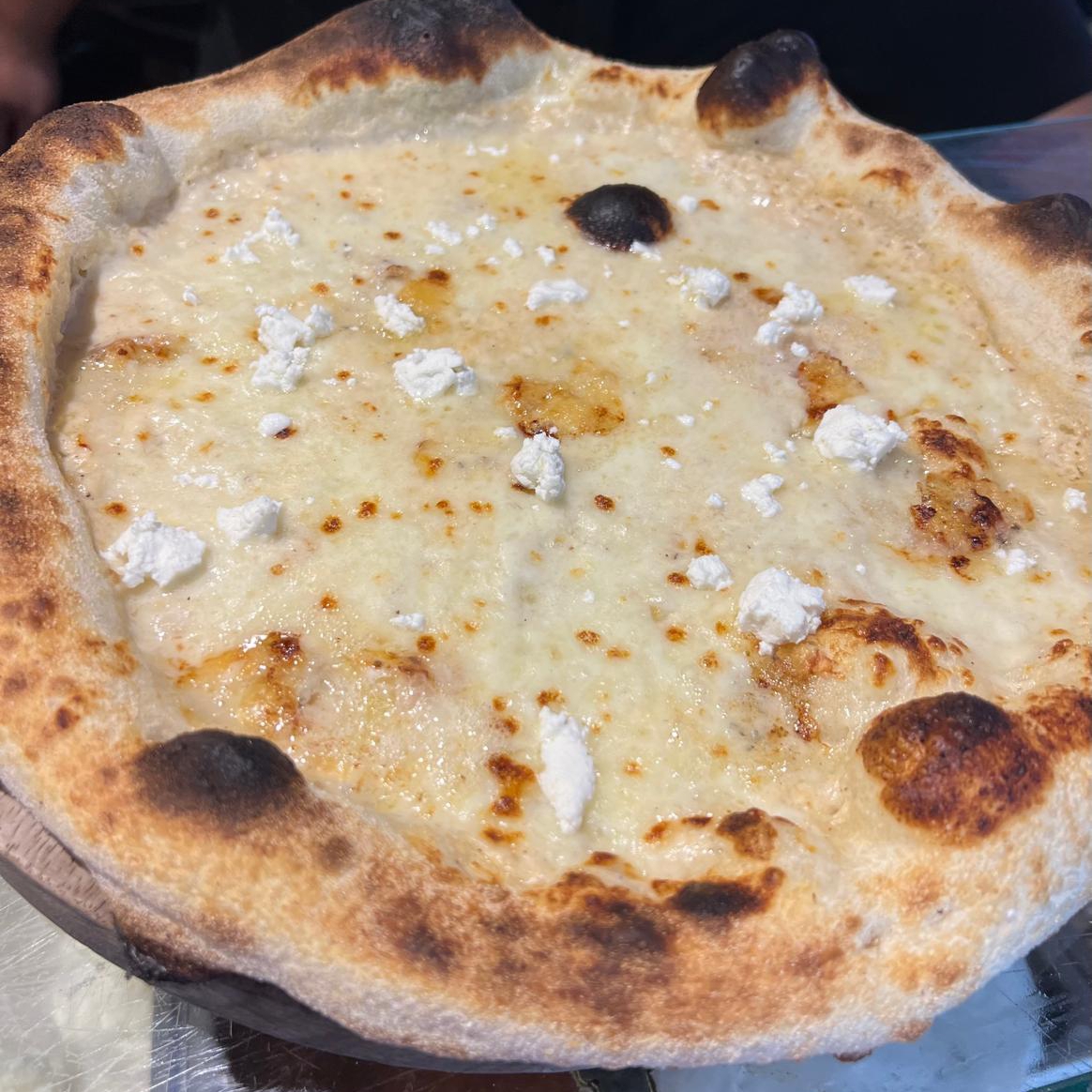 Pizza Cuatro Quesos
