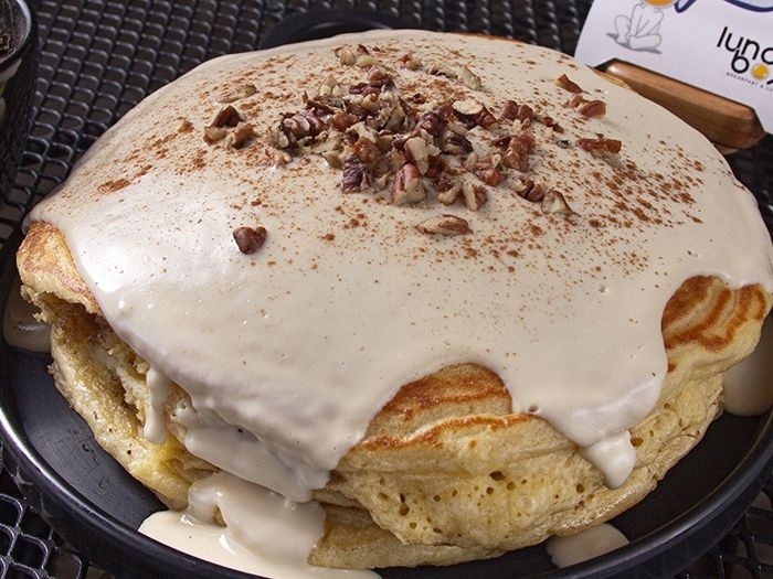 Hot cake Cinnamon Roll