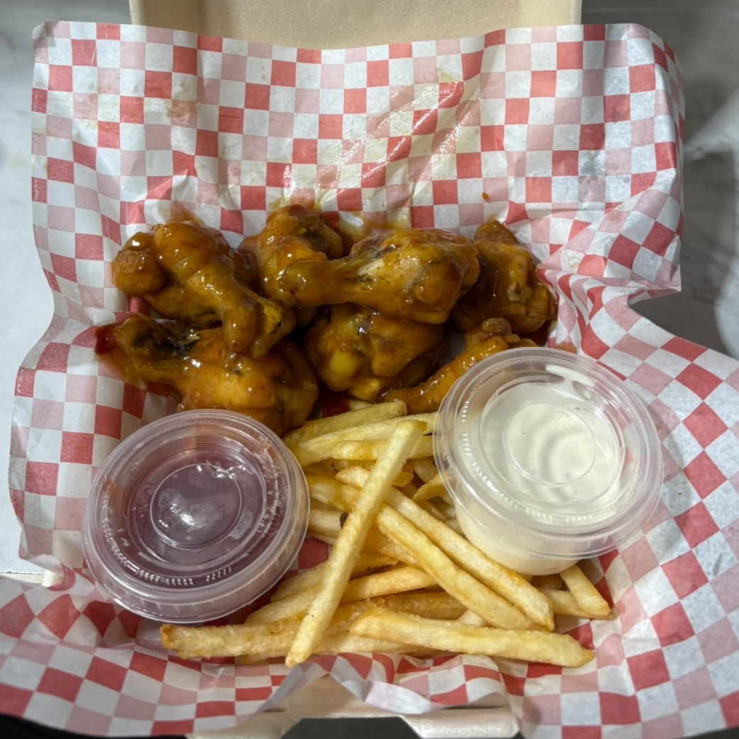 ORDEN DE ALITAS CON PAPAS