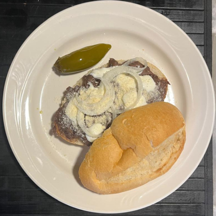 TORTA DE QUESO Y FIJOL