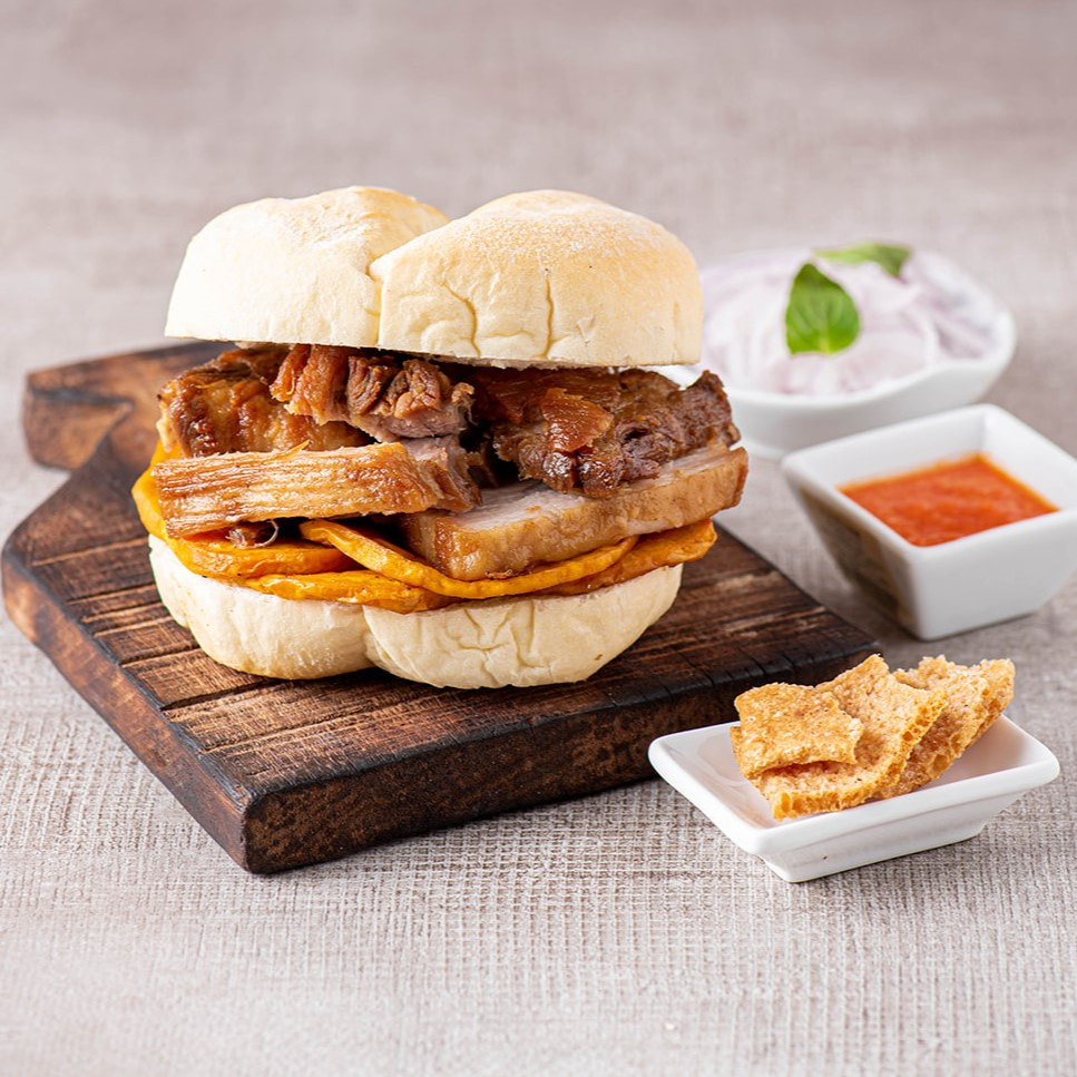 Sándwich con Chicharrón Clásico