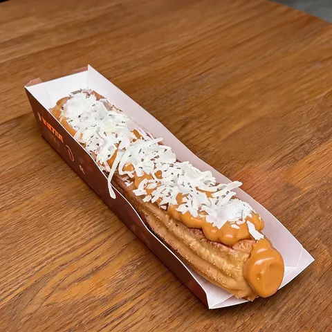 Churros Tradicional com Duplo Recheio + Coco Ralado