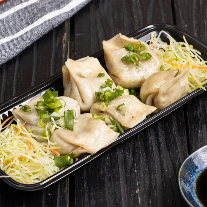 Massa leve e macia, recheada com carne bovina bem temperada. Cozida no vapor para realçar o sabor tradicional e delicado. (6 Unidades)