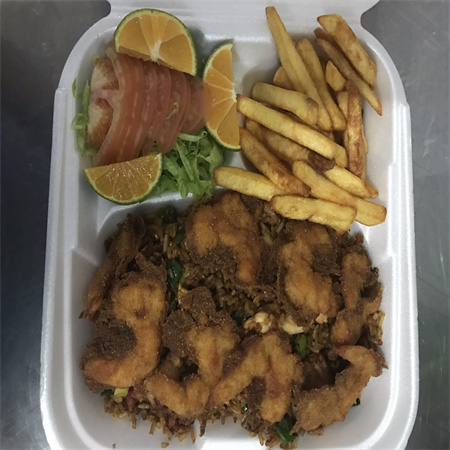 Pollo Empanizado con Ensalada y Papas
