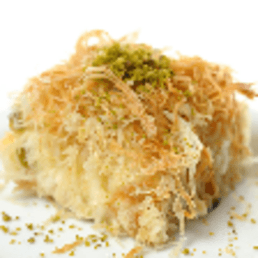 Massa de knefe com recheio de creme de nata, pistache. Acompanha calda doce
180g