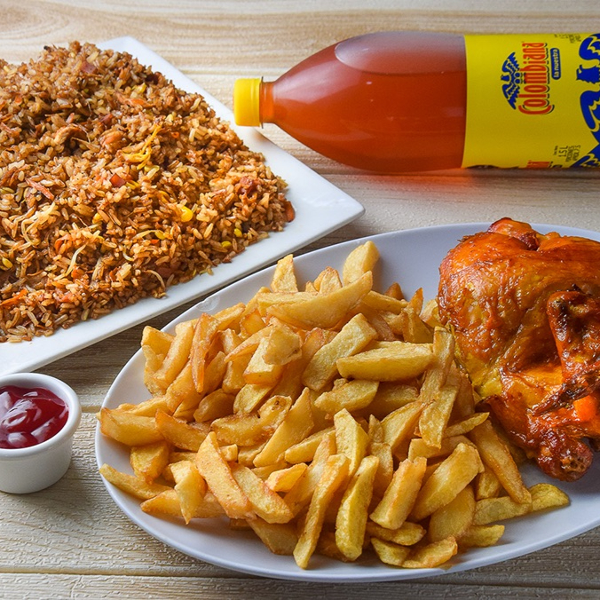 Arroz Chino 4 P + 1/2 de Pollo y Gaseosa Litro