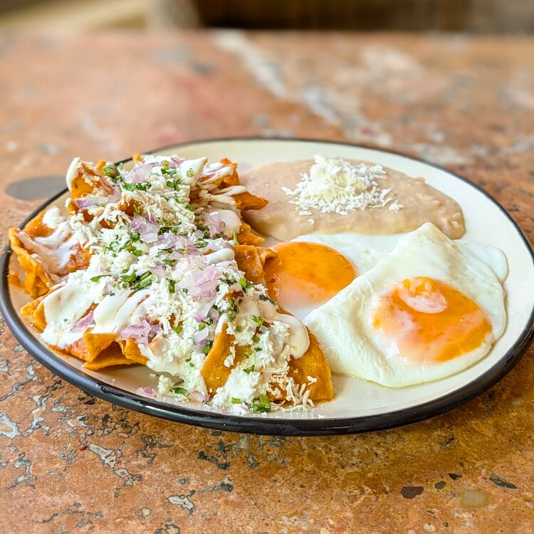 Chilaquiles con Huevo